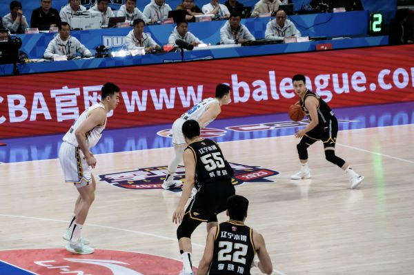 莆田五中篮球,莆田五中篮球场滑不滑