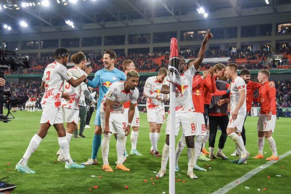 德甲恐怖铲球,德甲恐怖铲球视频